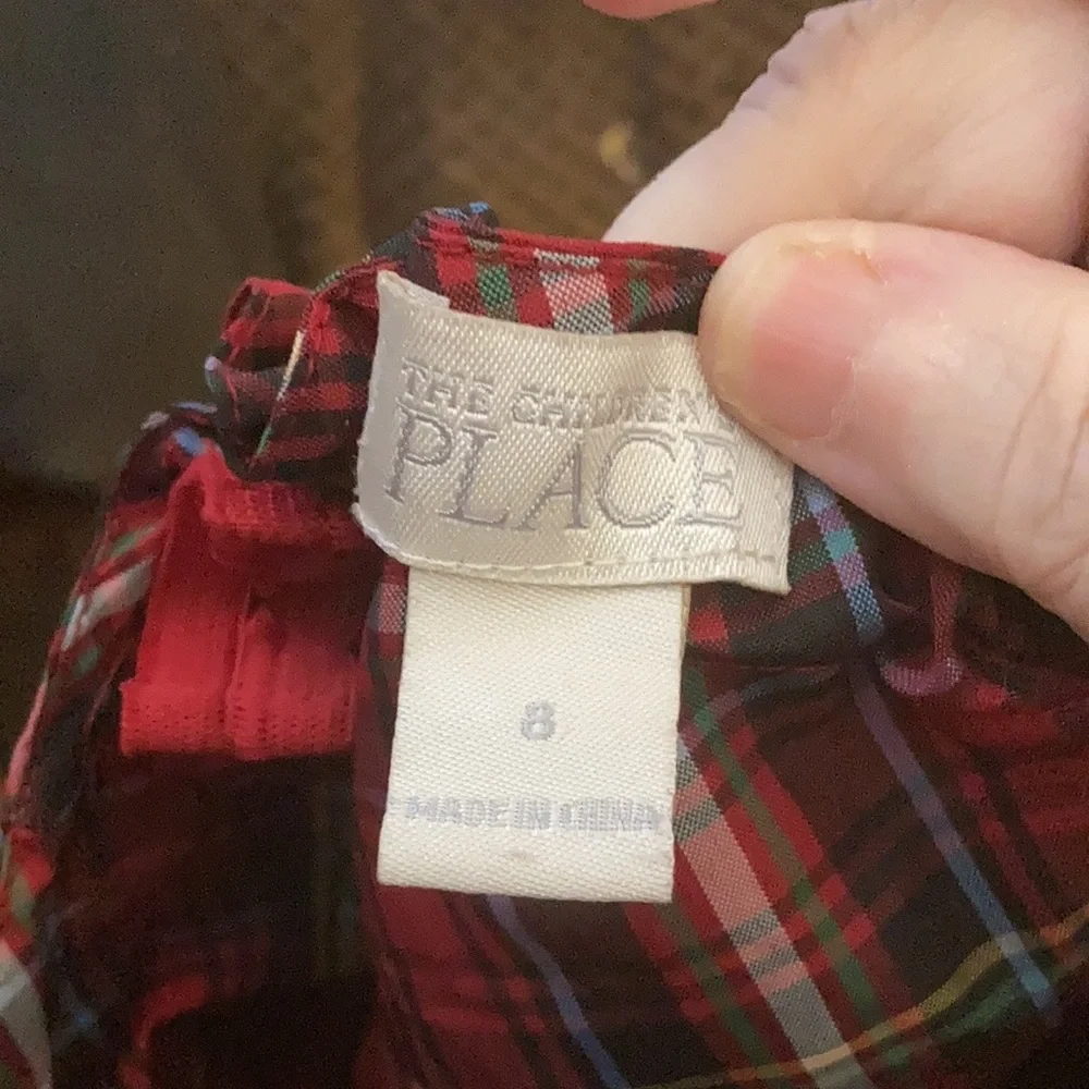FINAL MARKDOWN The children’s place girls holiday skirt 8